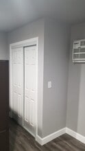 6302 S Rimpau Blvd, Unit 1/2 in Los Angeles, CA - Foto de edificio - Building Photo