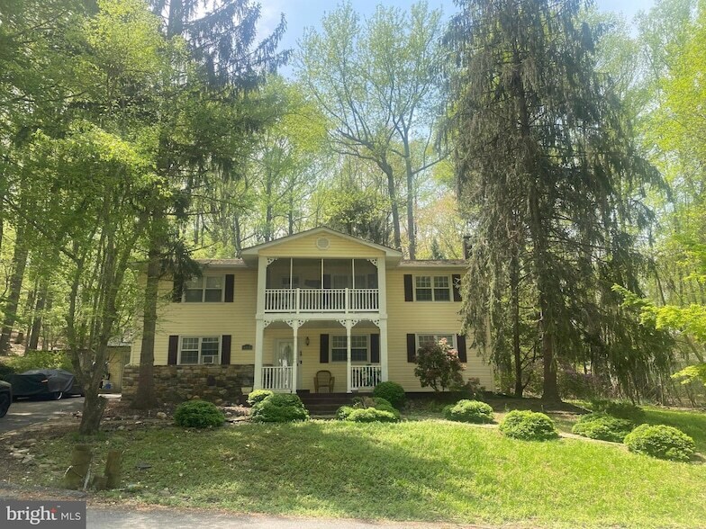 6065 Poplar Rd in Saint Leonard, MD - Building Photo