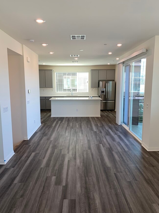 18451 Mural Pl in Los Angeles, CA - Building Photo - Building Photo