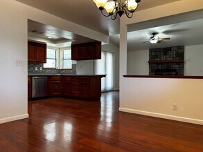 442 S Desert Candles St in Ridgecrest, CA - Building Photo - Building Photo