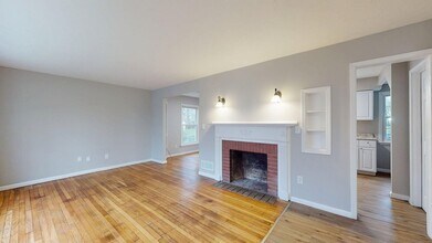 18004 North Blvd in Maple Heights, OH - Building Photo - Building Photo