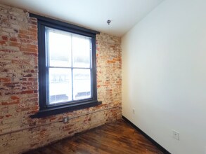 1318 W Broad St in Richmond, VA - Foto de edificio - Building Photo