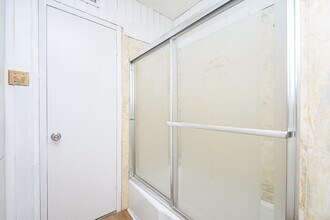 6111 Fondren Rd in Houston, TX - Building Photo - Building Photo