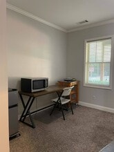 1964 Sterling Oaks Cir NE in Brookhaven, GA - Foto de edificio - Building Photo