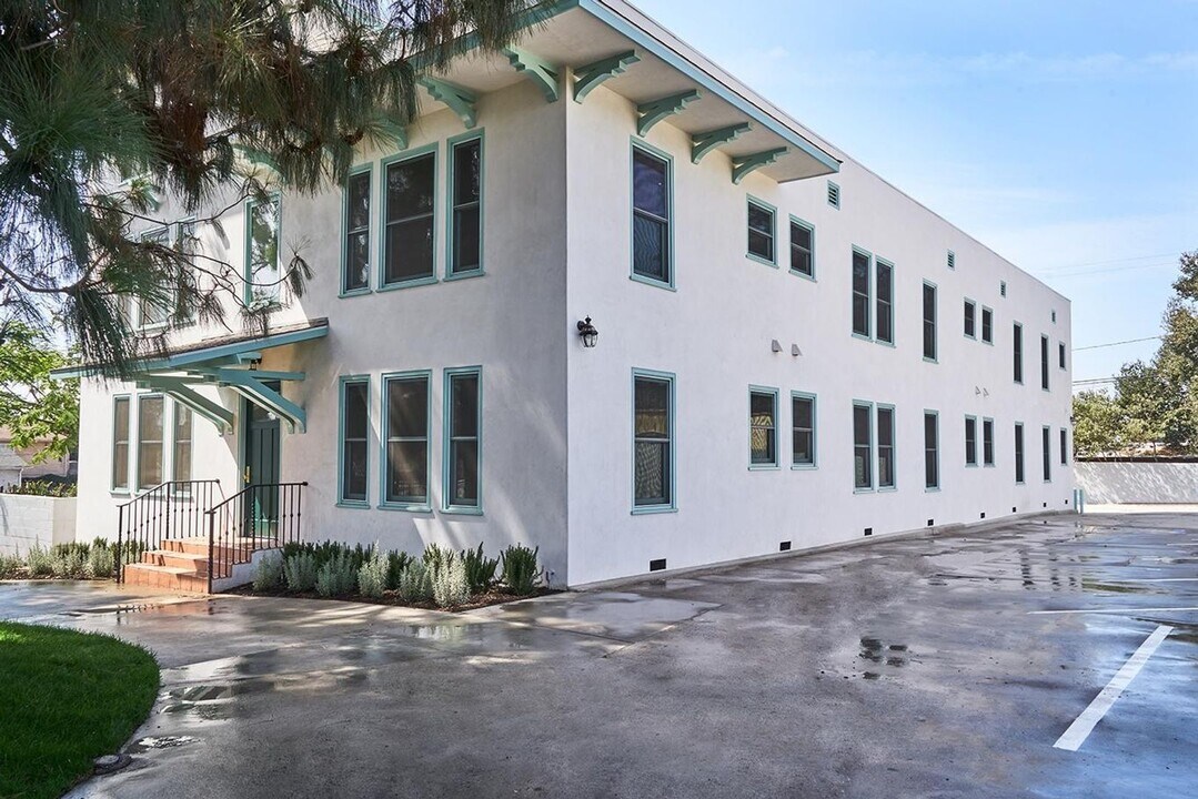 2191 El Sereno Ave in Altadena, CA - Building Photo