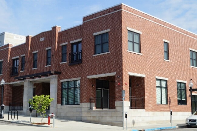 Sixth &amp; Washington