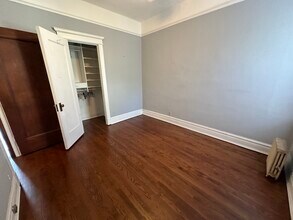 2351 N Cleveland Ave in Chicago, IL - Building Photo - Building Photo