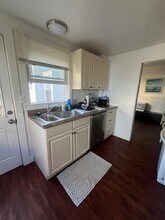 13 Brewer St in Newport, RI - Foto de edificio - Building Photo