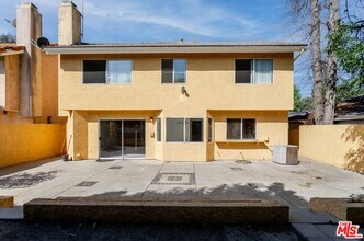 7306 Newcastle Ave in Los Angeles, CA - Building Photo - Building Photo