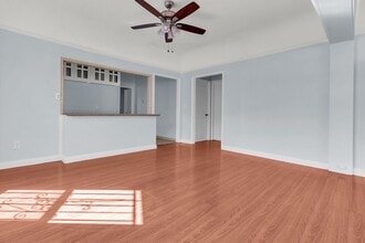 640 E 54th St in Los Angeles, CA - Building Photo - Building Photo