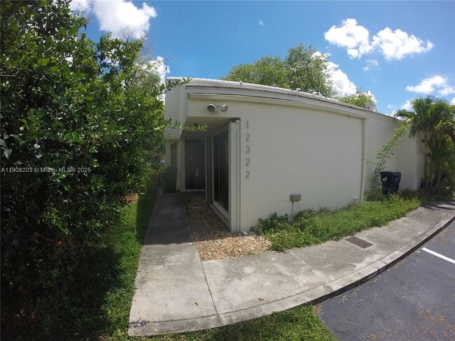 12322 SW 148th Terrace in Miami, FL - Building Photo - Building Photo