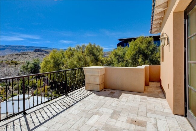 property at 11 Sable Ridge Ct