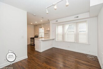 2722 W Logan Blvd in Chicago, IL - Building Photo - Building Photo