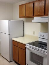 8 Post Oak Ln in Natick, MA - Building Photo - Building Photo