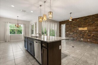 1046 Grand Hilltop Dr in Apopka, FL - Building Photo - Building Photo