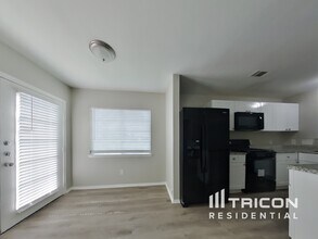 1130 Verde Trails Dr in Houston, TX - Building Photo - Building Photo