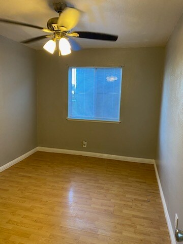 1852 Robin Ln
