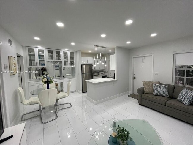1407 NE 56th St in Fort Lauderdale, FL - Building Photo - Building Photo