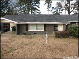 52 Rosemont Dr in Little Rock, AR - Building Photo