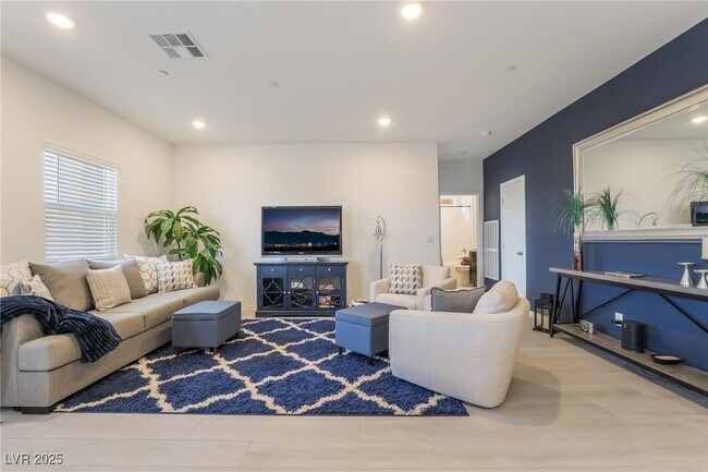 property at 292 Whitney Crst St