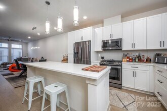 1033 Wesley Terrace Ave in Charlotte, NC - Building Photo - Building Photo