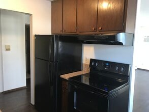 Villager Apartments in Hopkins, MN - Building Photo - Building Photo