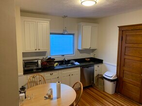 258 Boston Ave, Unit 3 in Medford, MA - Building Photo - Building Photo