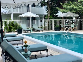 West Palm Lane Apartments in West Palm Beach, FL - Foto de edificio - Building Photo