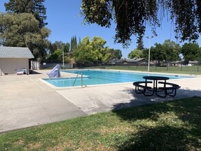 6904 Sumter Quay Cir in Stockton, CA - Foto de edificio - Building Photo