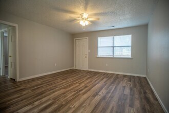 1309 S Washington Ave in Fayetteville, AR - Building Photo - Building Photo