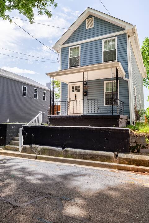 property at 5337 Hayes St NE