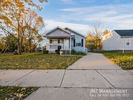 49 Oakhill St in Pontiac, MI - Building Photo