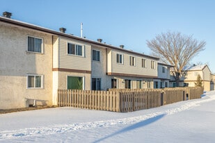 7504-7566 36B Av NW in Edmonton, AB - Building Photo