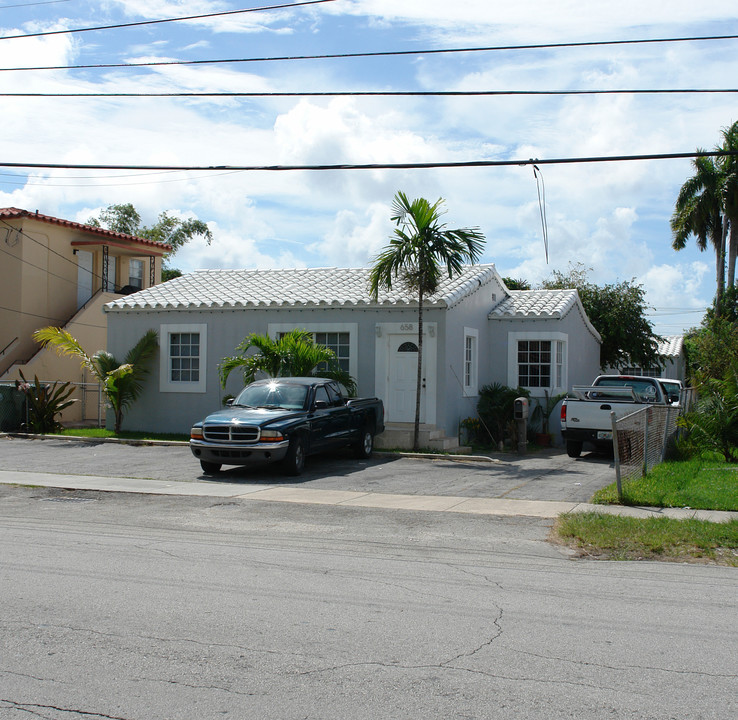 658 NE 87th St in Miami, FL - Foto de edificio