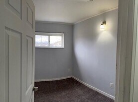 639 3rd St, Unit Unit A - 1st Floor in Clairton, PA - Building Photo