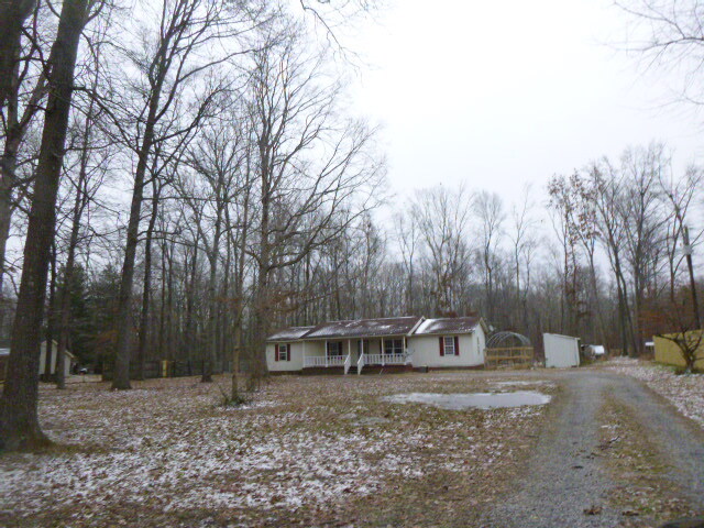 2810 Dick Farmer Rd in Cedar Hill, TN - Building Photo - Building Photo