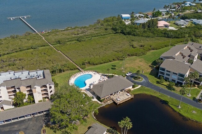 6165 S Mirror Lake Dr in Sebastian, FL - Building Photo - Building Photo