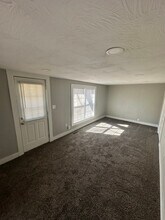 217 W Logan St in Republic, MO - Building Photo - Building Photo