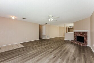 4054 Hunters Creek Dr in Fort Worth, TX - Building Photo - Building Photo