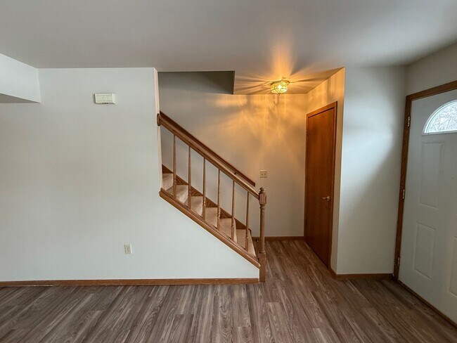 554 E Wisconsin St-Unit -554 in Chippewa Falls, WI - Building Photo - Building Photo