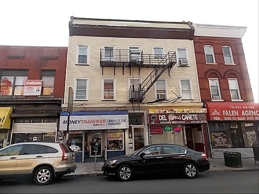 76-78 Market St in Paterson, NJ - Building Photo