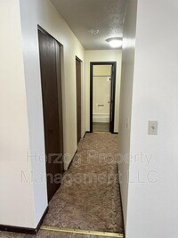 905 Center St S photo'