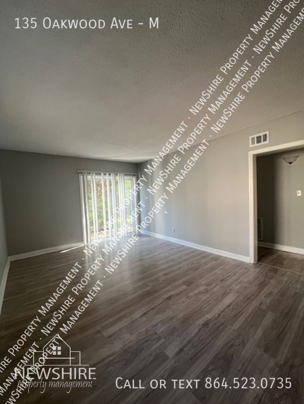 135 Oakwood Ave in Spartanburg, SC - Building Photo - Building Photo