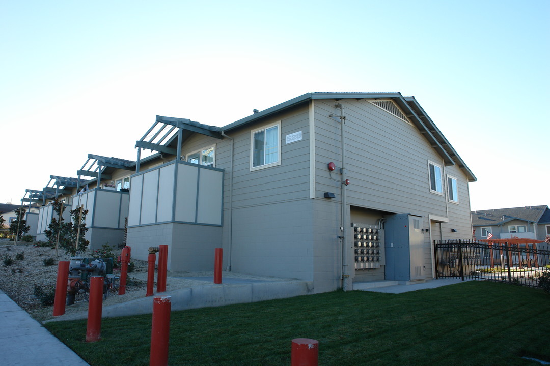 Los Abuelitos Senior Apartments in Salinas, CA - Building Photo