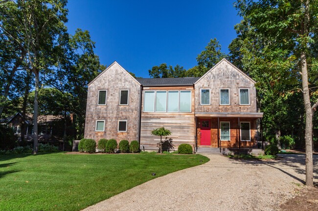 85 Hempstead St in Sag Harbor, NY - Building Photo - Building Photo
