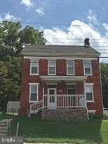 1638 Mt Rose Ave in York, PA - Building Photo