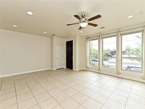 6814 E Riverside Dr in Austin, TX - Building Photo - Building Photo
