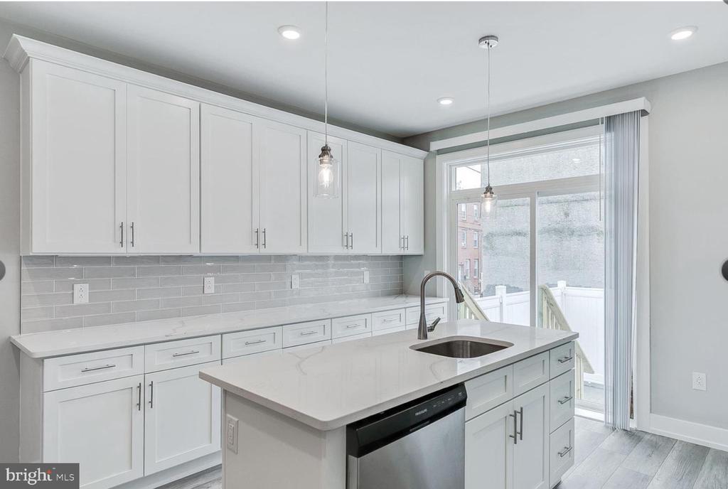 902 W Susquehanna Ave-Unit -1 in Philadelphia, PA - Building Photo
