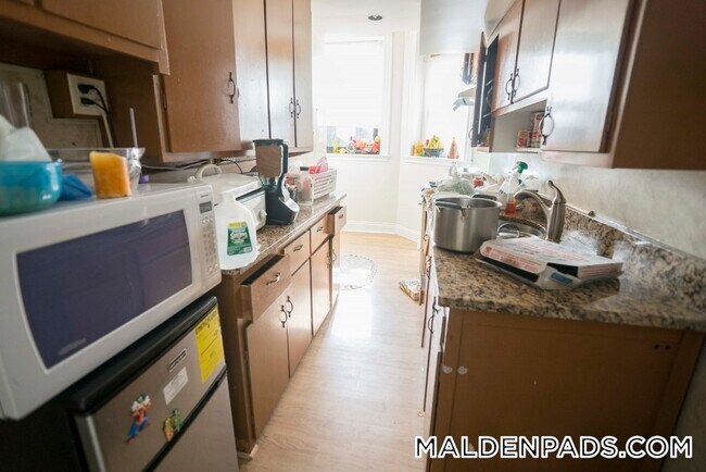 17-19 Washington St. in Malden, MA - Foto de edificio - Building Photo