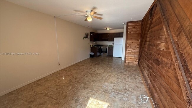 2400 SW 42nd Ave in Fort Lauderdale, FL - Building Photo - Building Photo